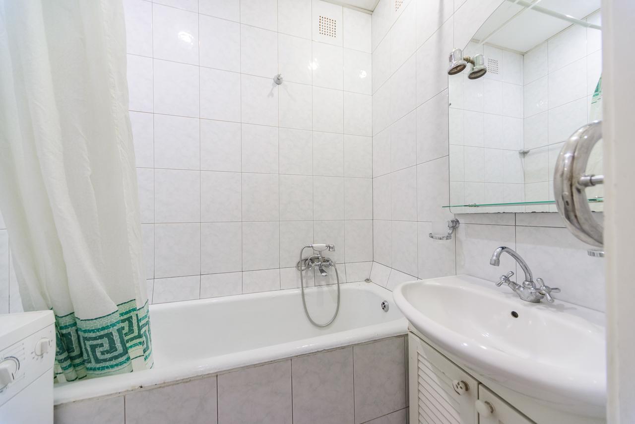 Near Olympic Stadium Apartment Kyiv