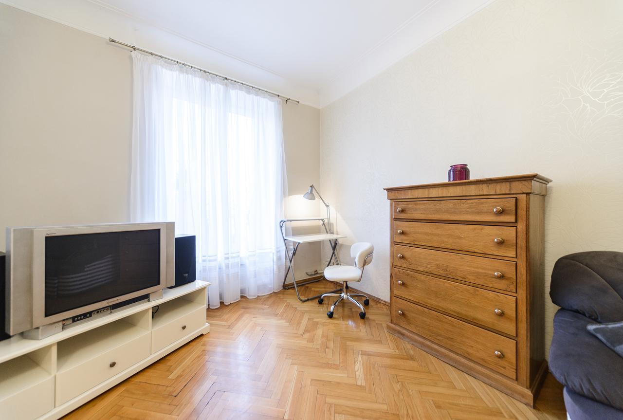 Near Olympic Stadium Apartment Kyiv
