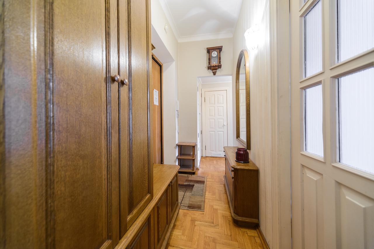 Near Olympic Stadium Apartment Kyiv