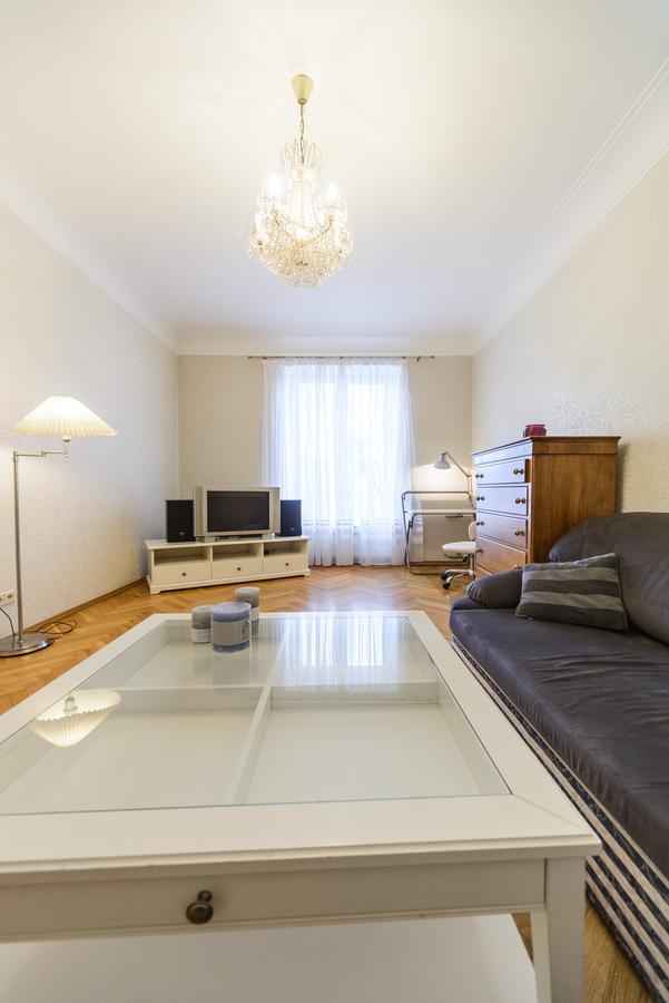 Apartment Near Olympic Stadium *