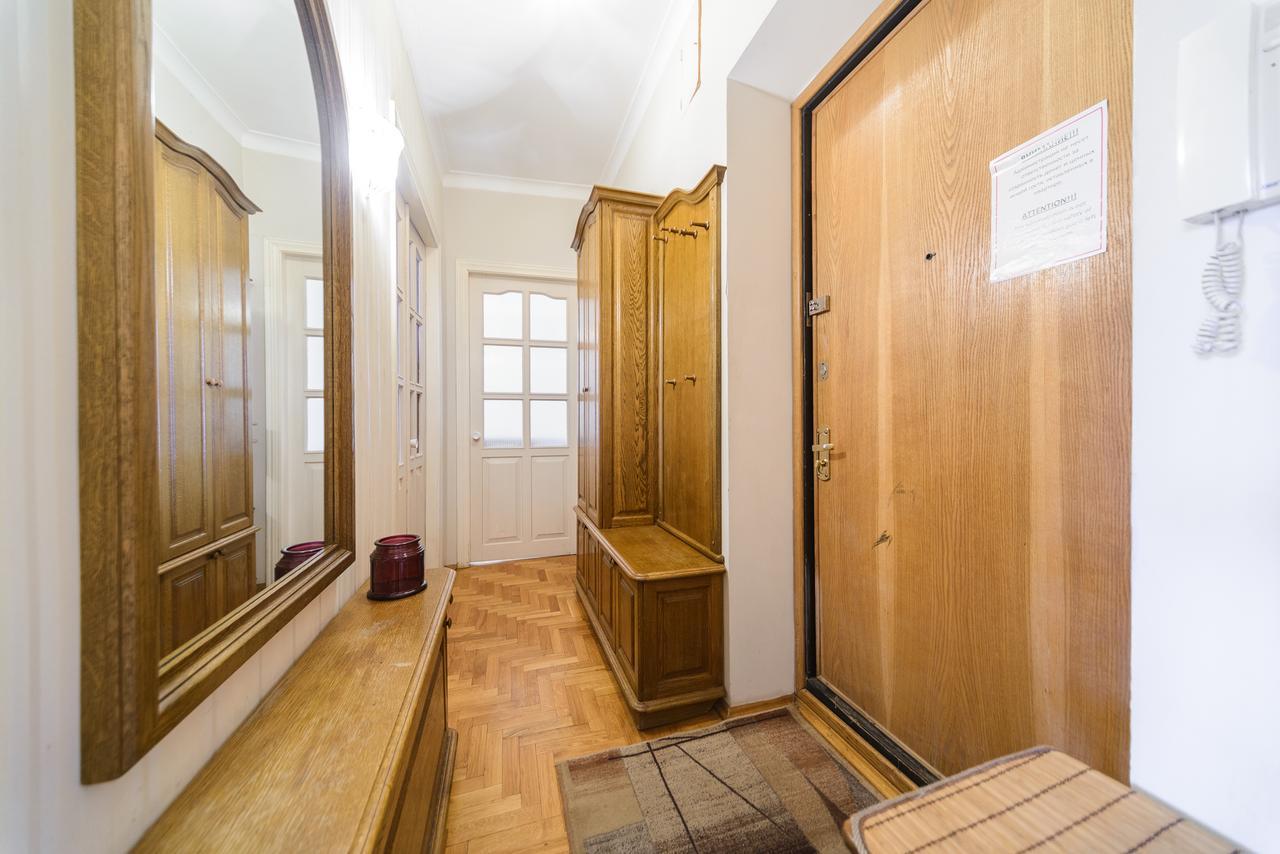 Near Olympic Stadium Apartment